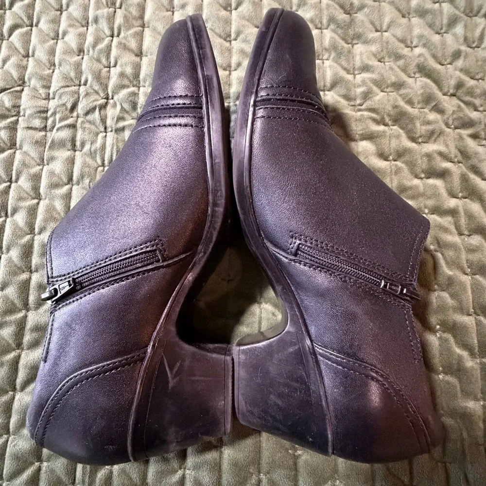 Clarks‎ Emily 2 black bootie boots leather shoes size 9 1/2